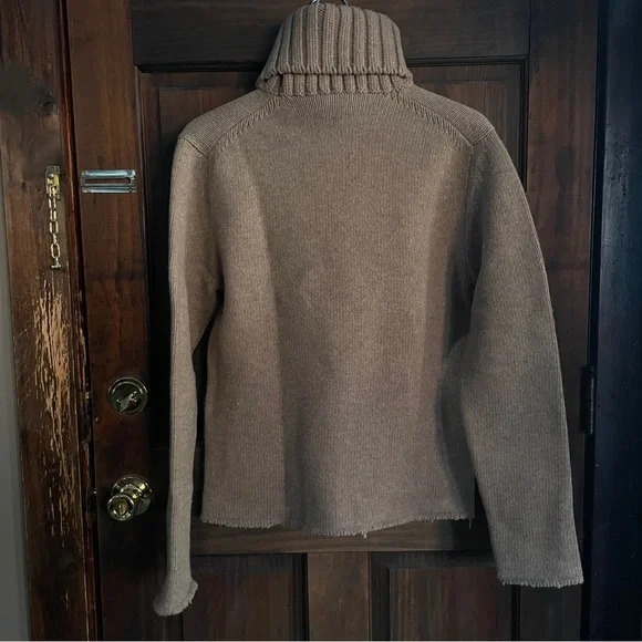 YVES SAINT LAURENT Rive Gauche Knitted Turtleneck Sweater - Picture 9 of 16